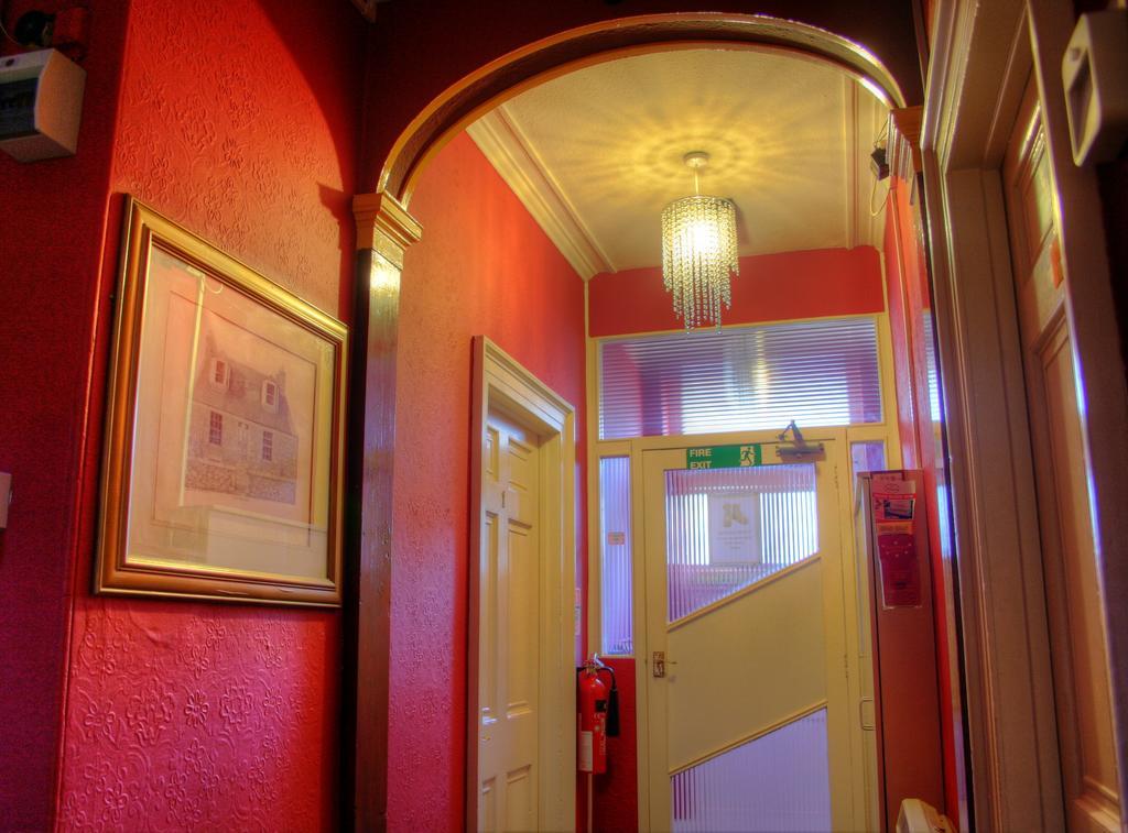 Atticus Central Guest House Aberdeen Exterior photo