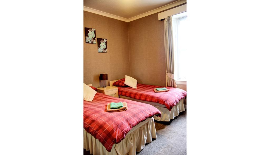 Atticus Central Guest House Aberdeen Room photo